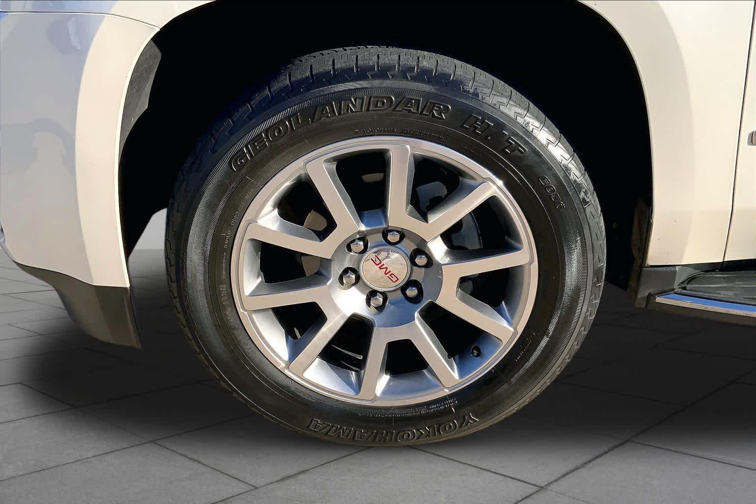 Used 2015 WHITE DIAMOND TRICOAT GMC Denali image 10