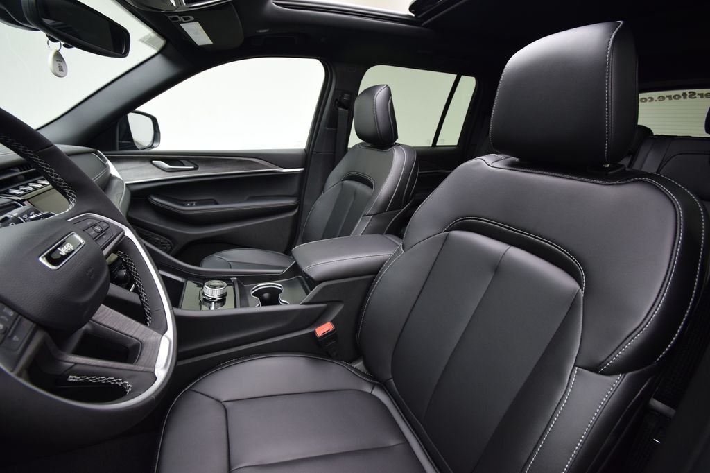 2025 Jeep Grand Cherokee Limited - Photo 23