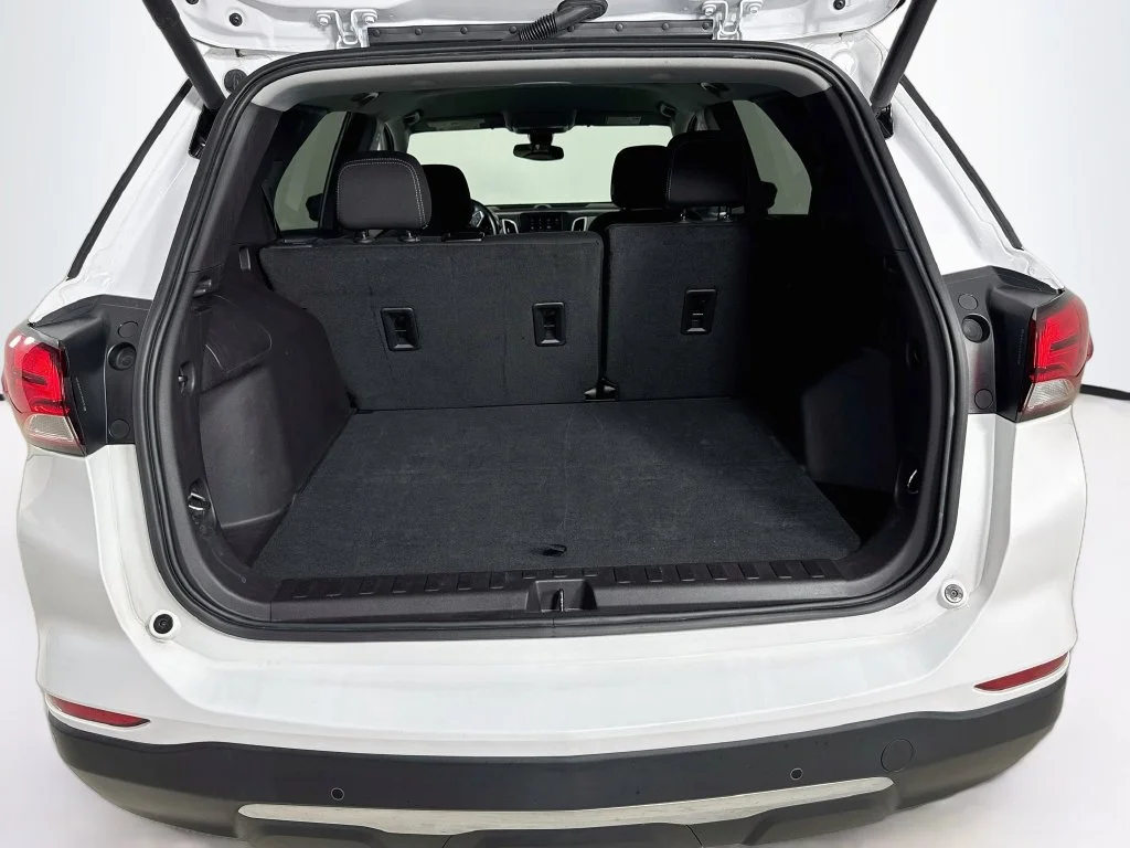 Used 2024 White Chevrolet LT image 30