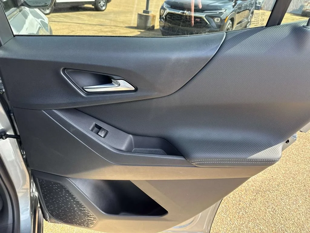 2026 Chevrolet Equinox LT - Photo 18