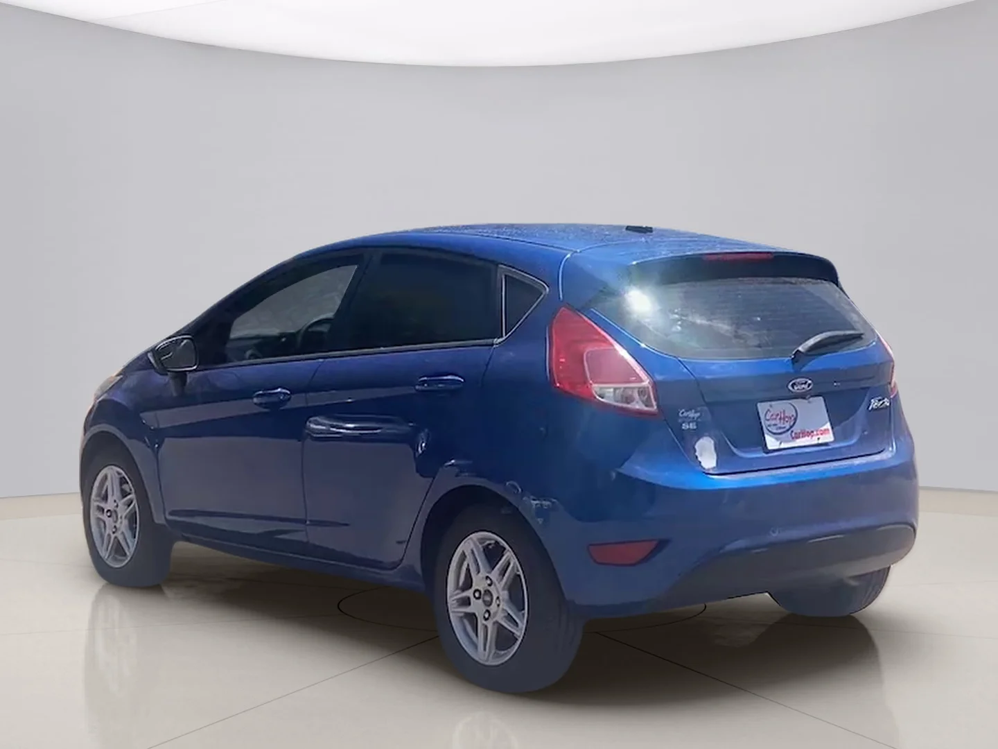 Used 2018 Blue Ford SE image 3