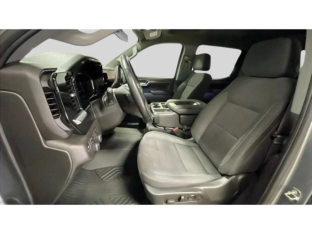 Used 2024 Sterling Gray Metallic Chevrolet LT image 10