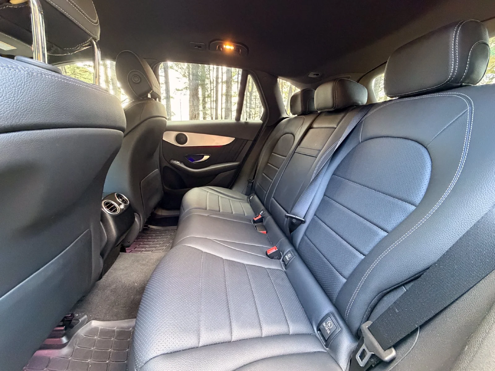 Used 2022 Selenite Gray Metallic Mercedes-Benz GLC 300 image 14