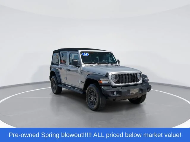 Used 2024 Silver Jeep Sport S image 2
