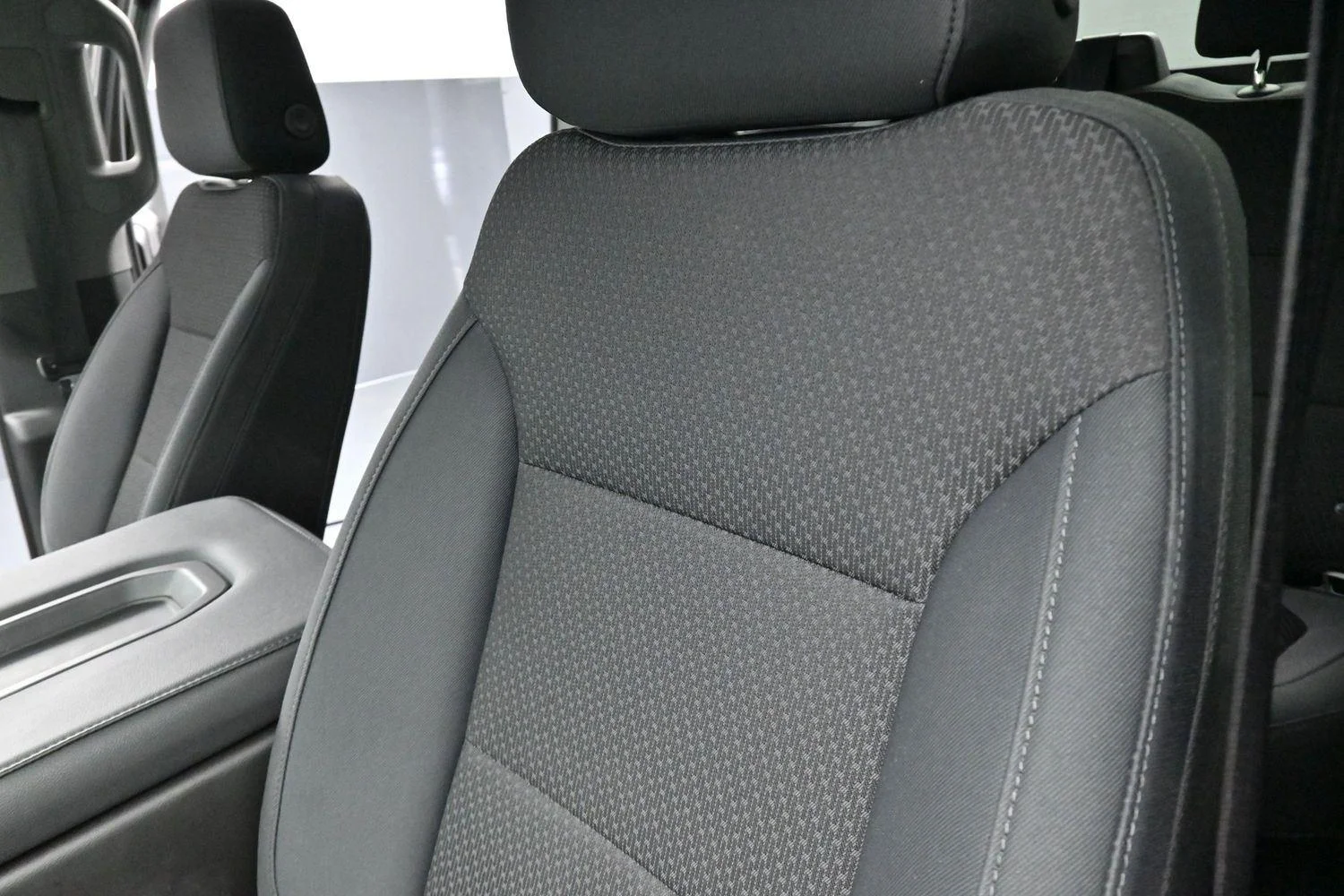 Used 2019 SUMMIT WHITE Chevrolet Custom image 13