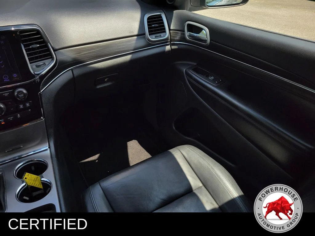 Used 2019 Silver Jeep Limited image 22