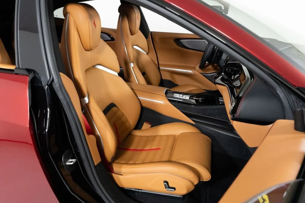 Used 2025 Rosso California Ferrari Base image 38
