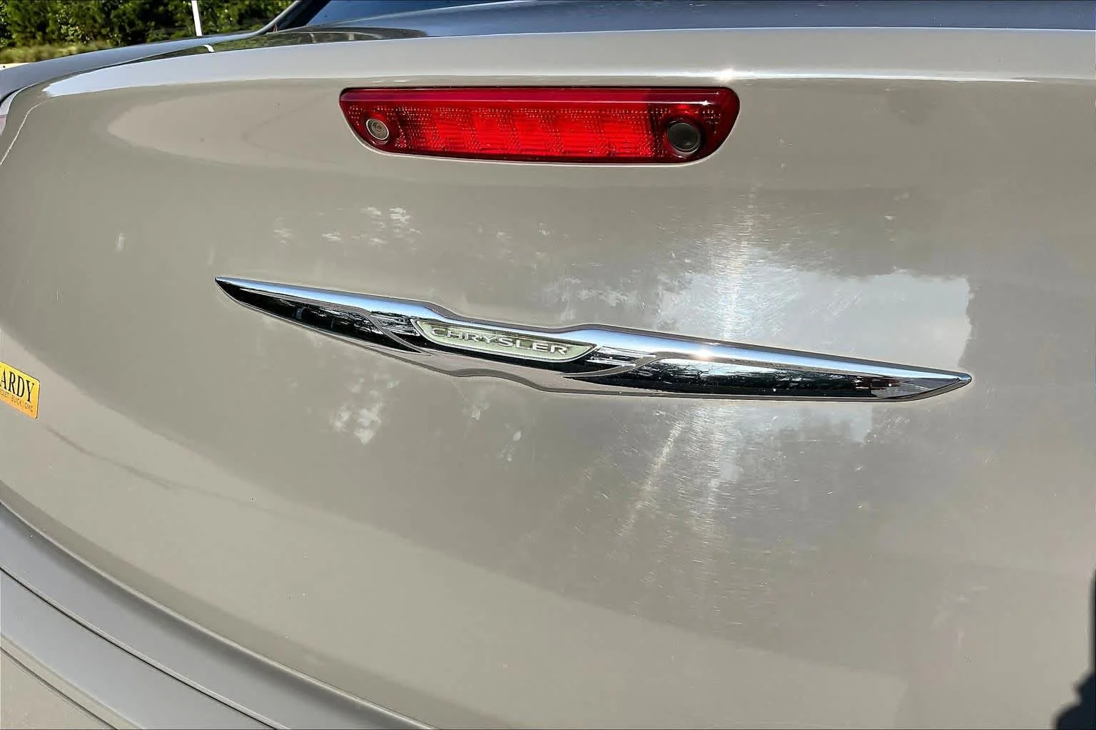 Used 2019 Ceramic Grey Clearcoat Chrysler Touring image 30