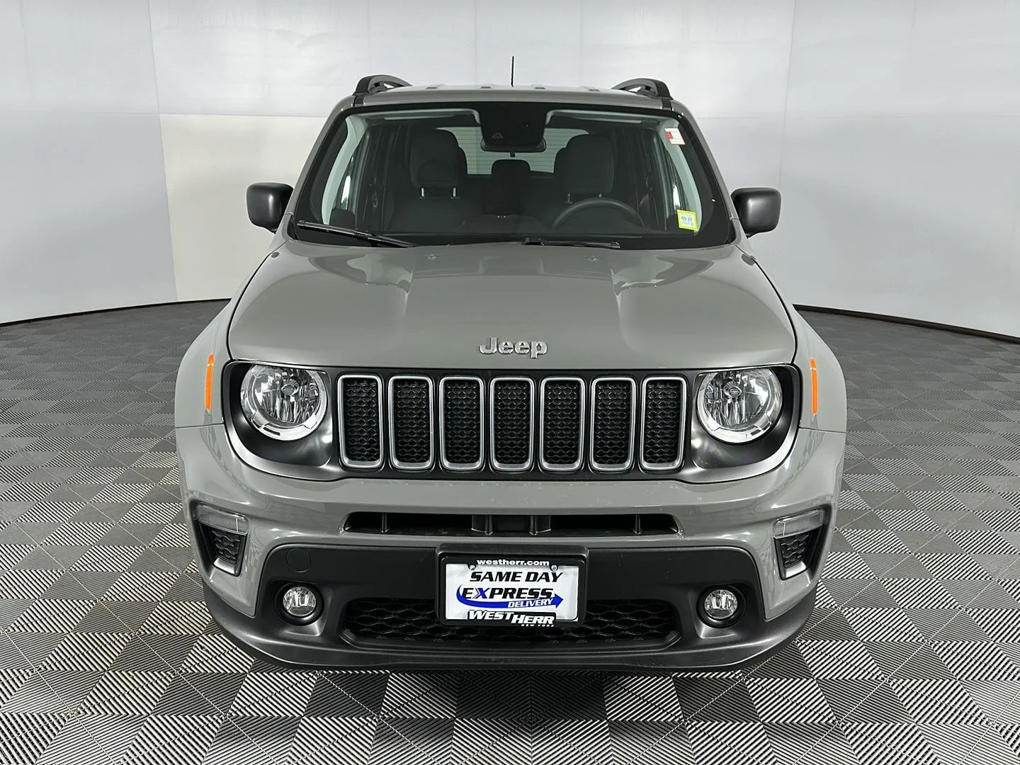 Used 2022 Sting-Gray Clearcoat Jeep Latitude image 13