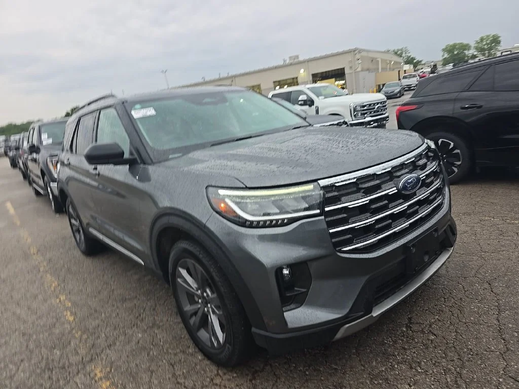 Used 2025 Gray Metallic Ford Active image 1