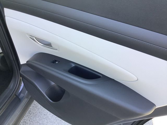 2025 Hyundai Tucson SE - Photo 20