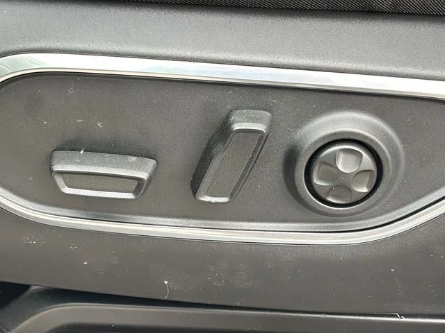 New 2026 White/off-white Jeep  image 22