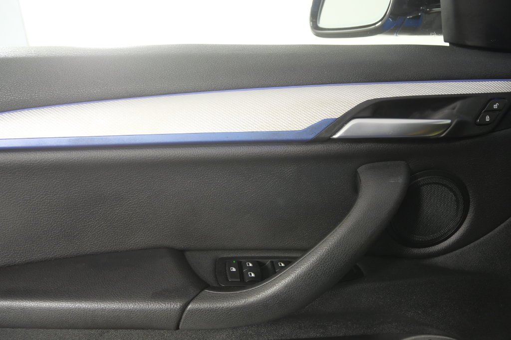 Used 2021 Misano Blue Metallic BMW xDrive28i image 9