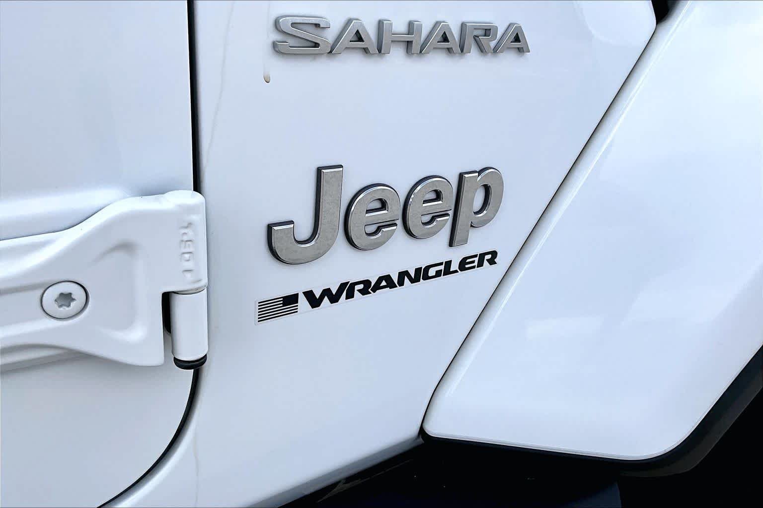 Used 2023 Bright White Clearcoat Jeep Sahara image 30