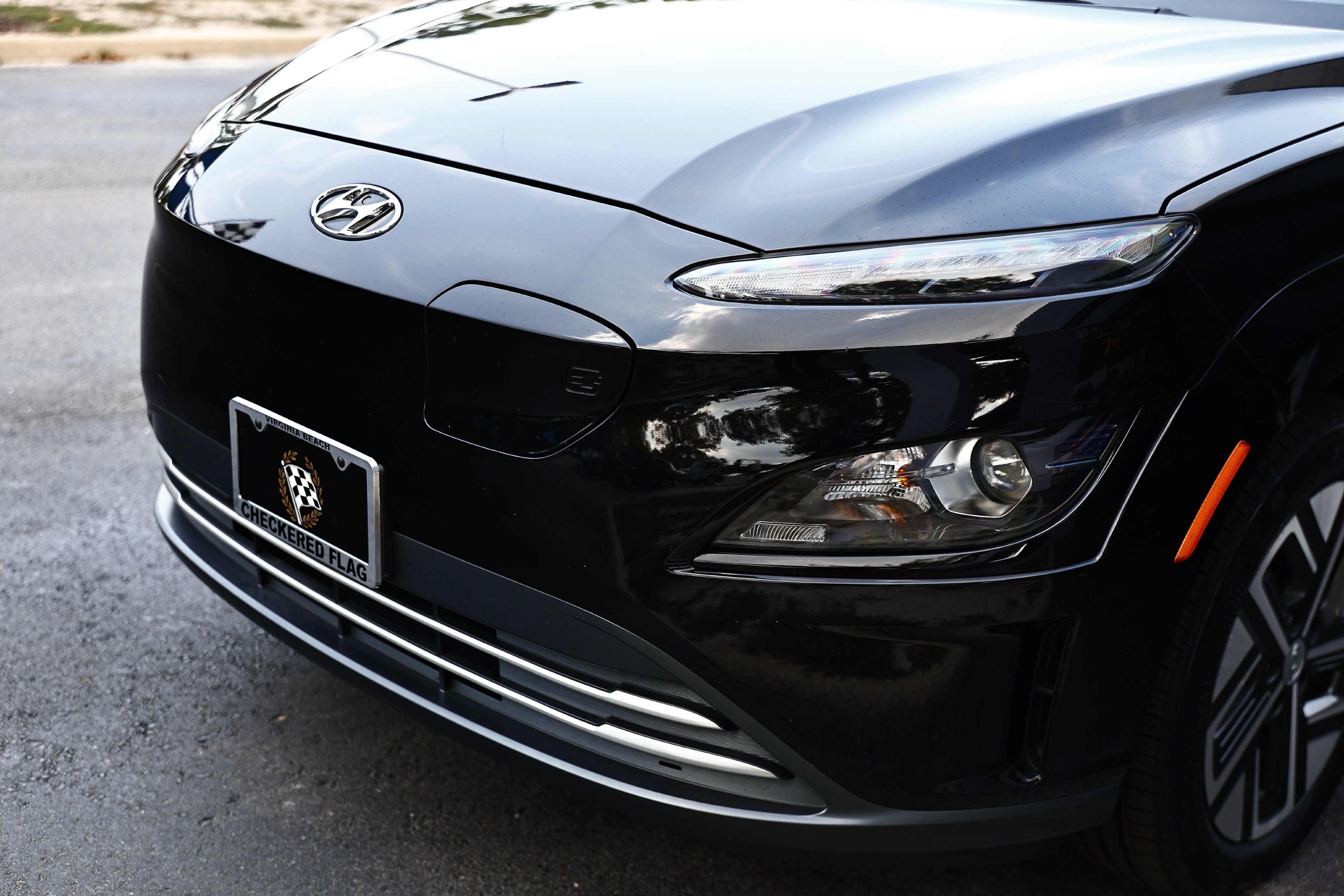 Used 2023 Ultra Black Hyundai SE image 12
