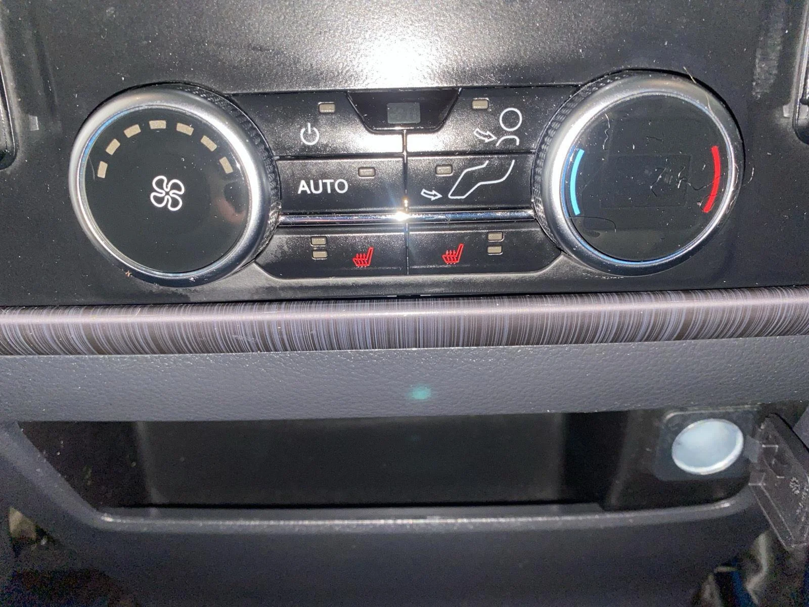 Used 2023 Agate Black Ford Platinum image 31
