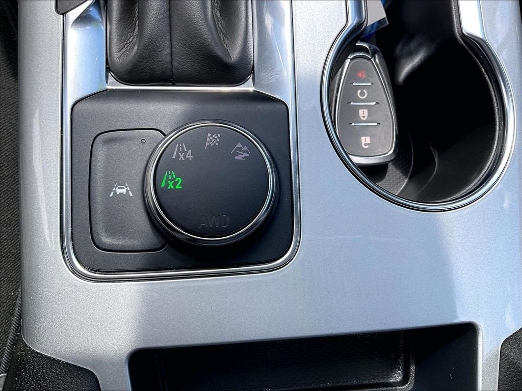 Used 2025 Black Chevrolet LT image 33