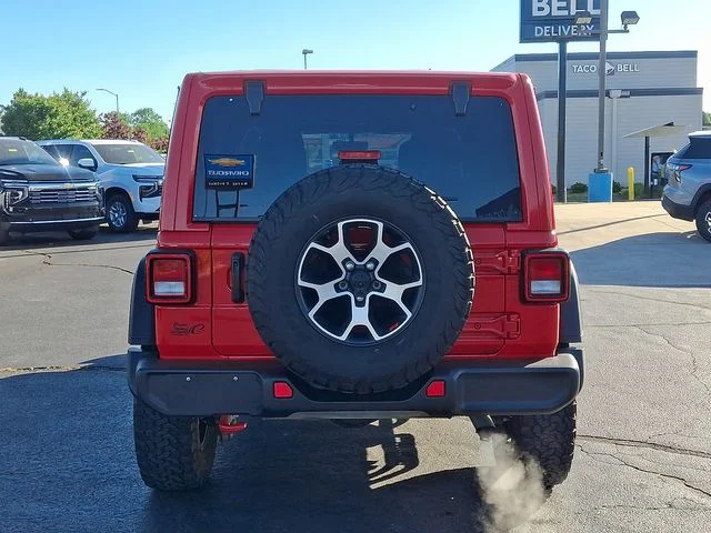 Used 2022 Red Jeep Unlimited Rubicon image 5