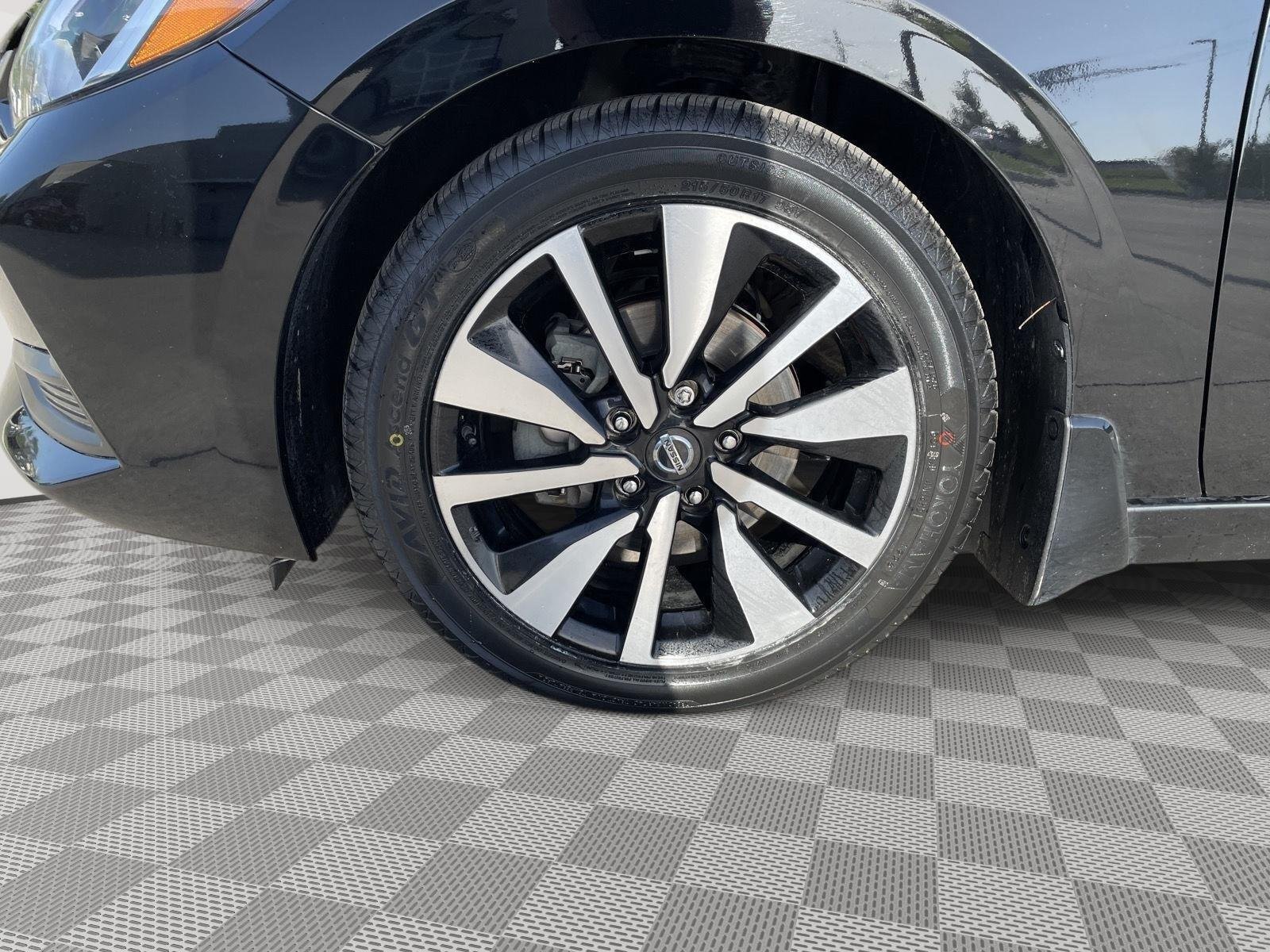 Used 2023 Super Black Nissan SV image 8