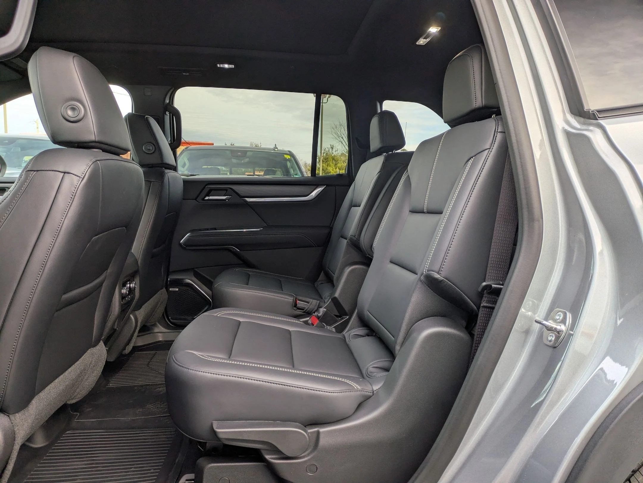 2026 GMC Acadia Elevation - Photo 10