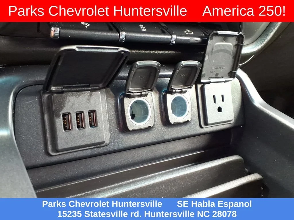 Used 2015 SILVER ICE METALLIC Chevrolet LTZ image 9