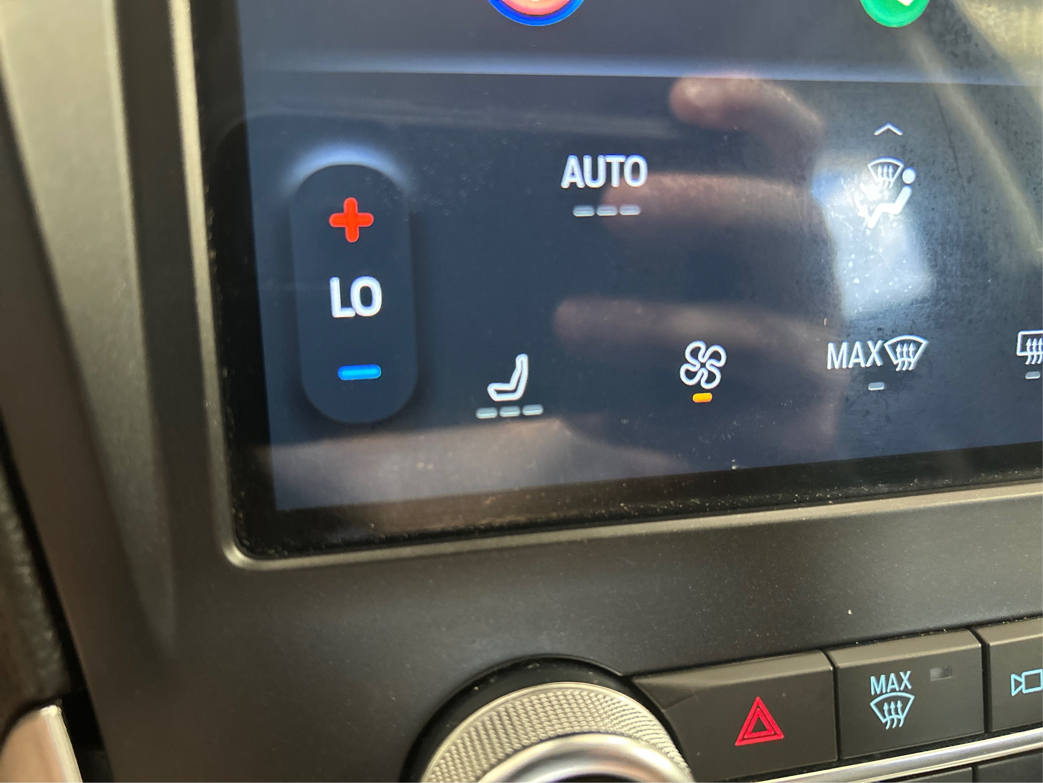 Used 2024 Silver Ford SEL image 31
