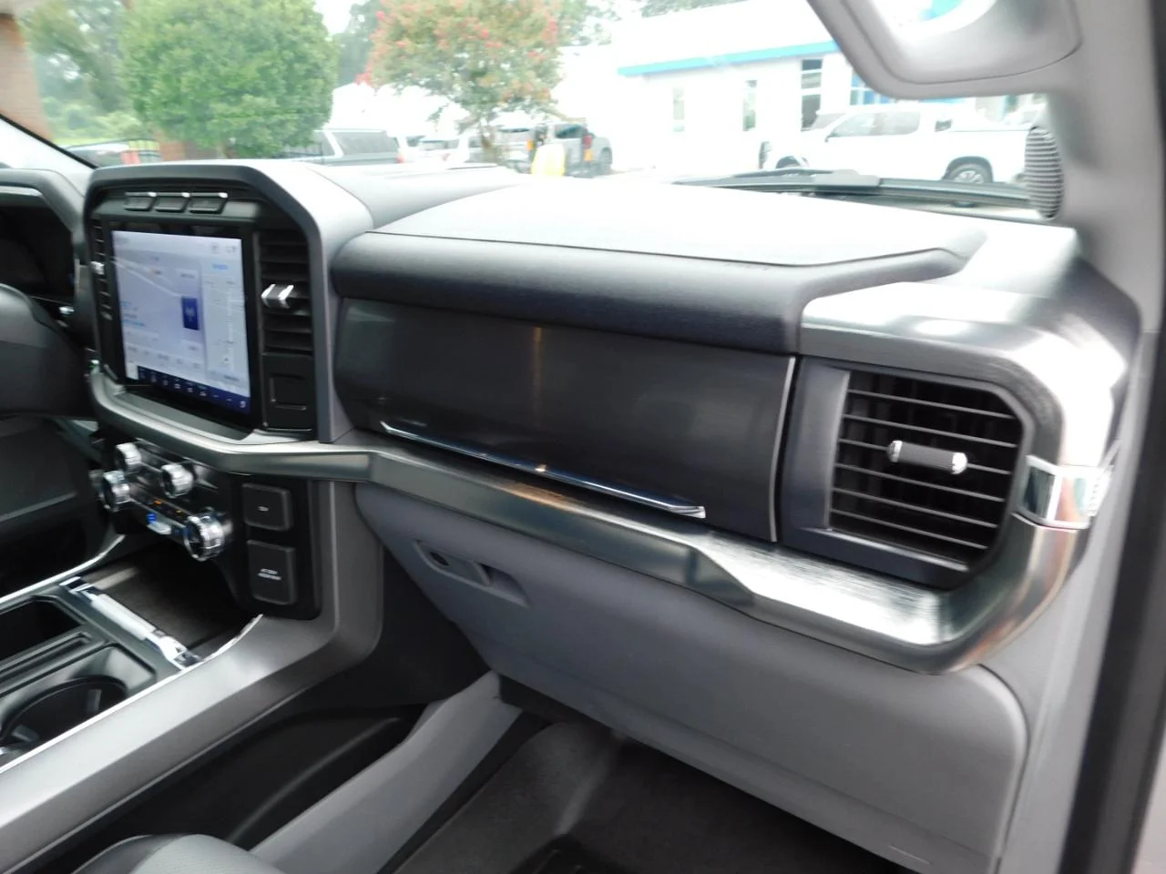Used 2023 Iconic Silver Metallic Ford LARIAT 4WD SUPERCREW 6.5 ft image 25