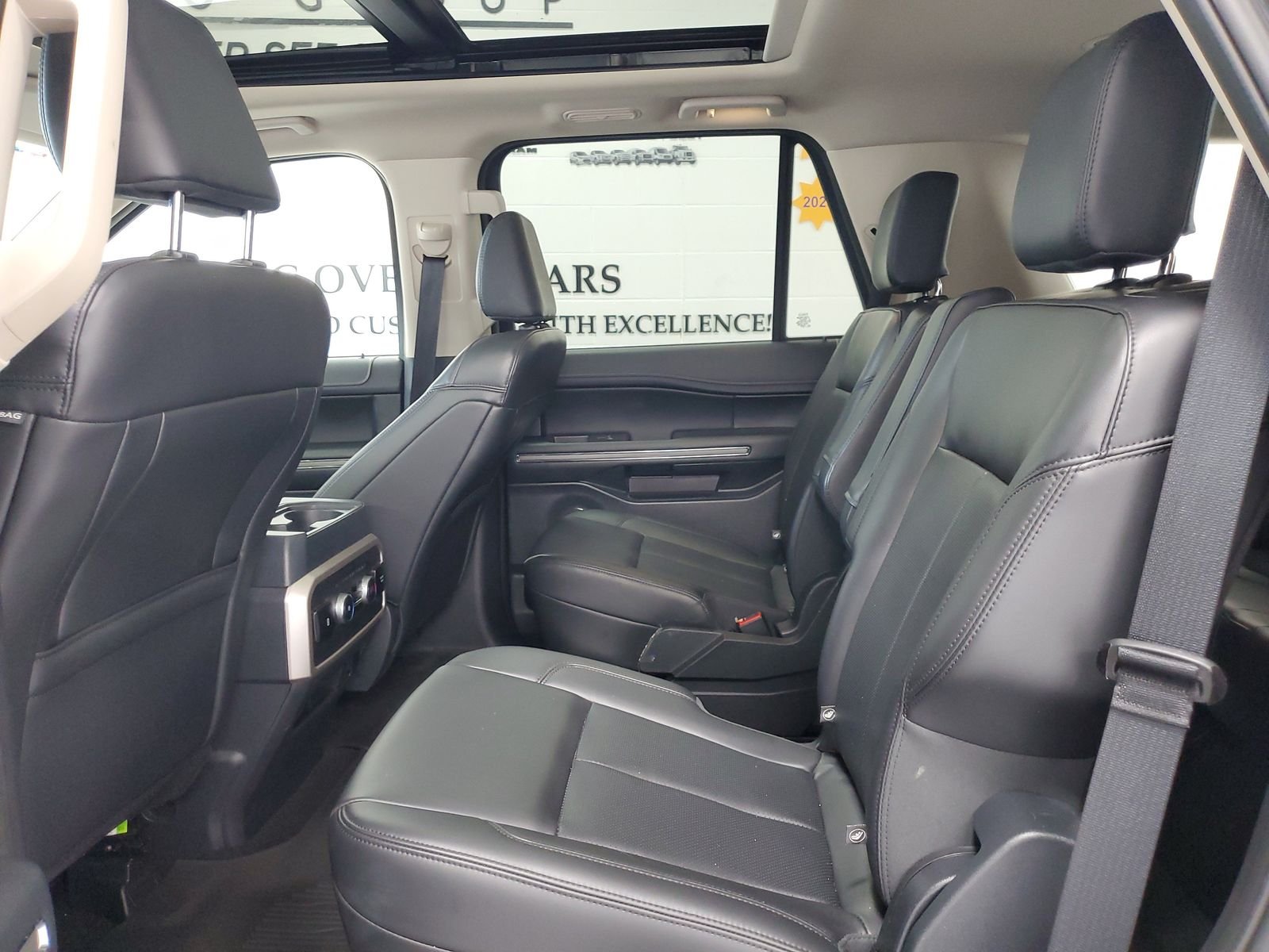 Used 2024 Black Ford XLT image 27