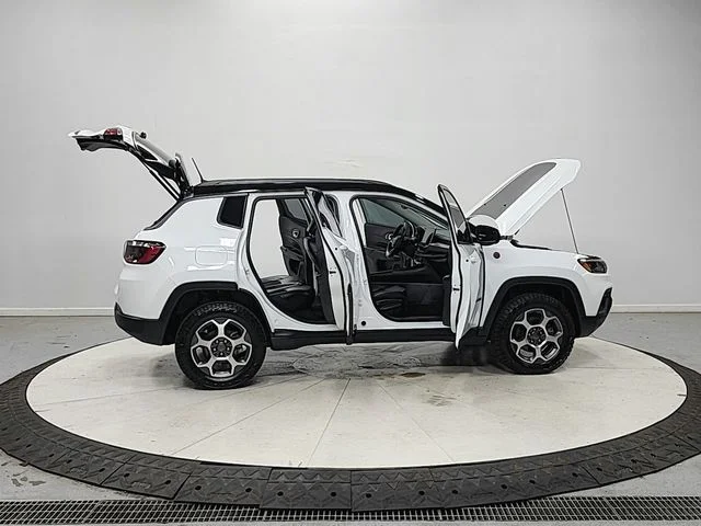 Used 2022 White Jeep Trailhawk image 16