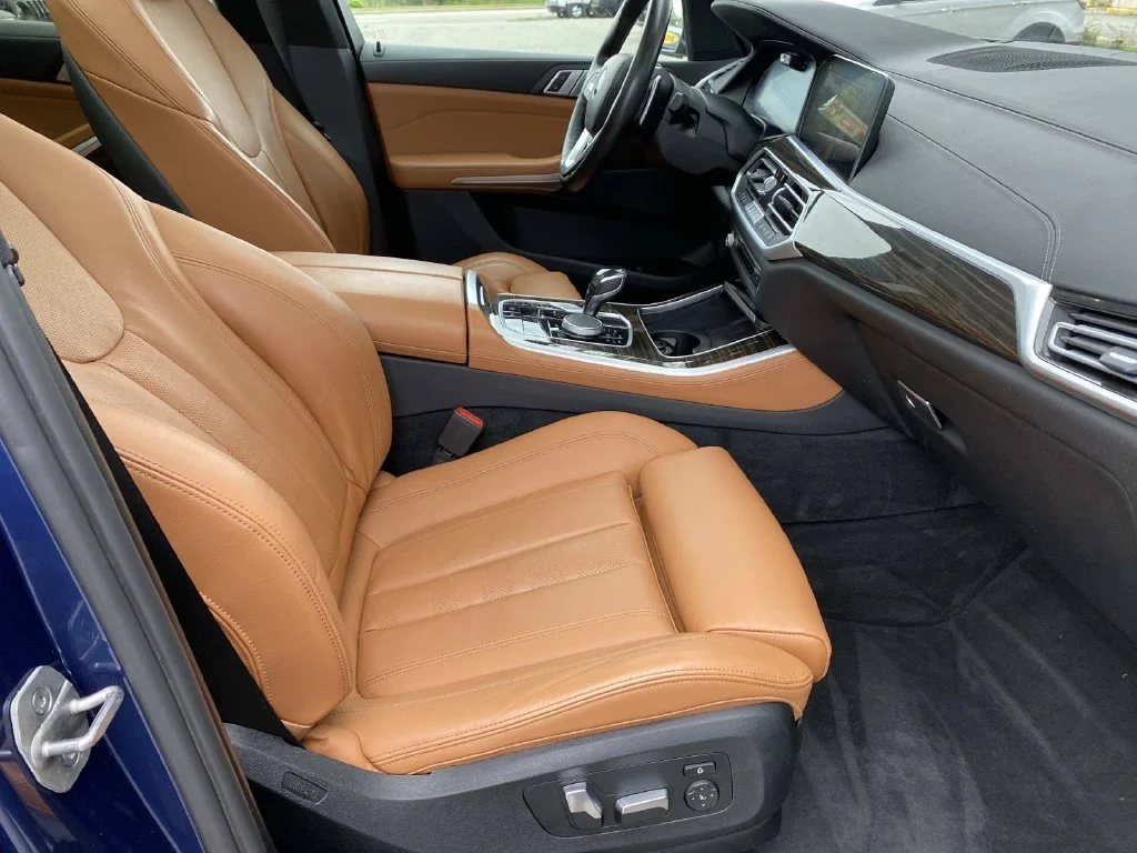 Used 2021 Blue BMW xDrive40i image 24