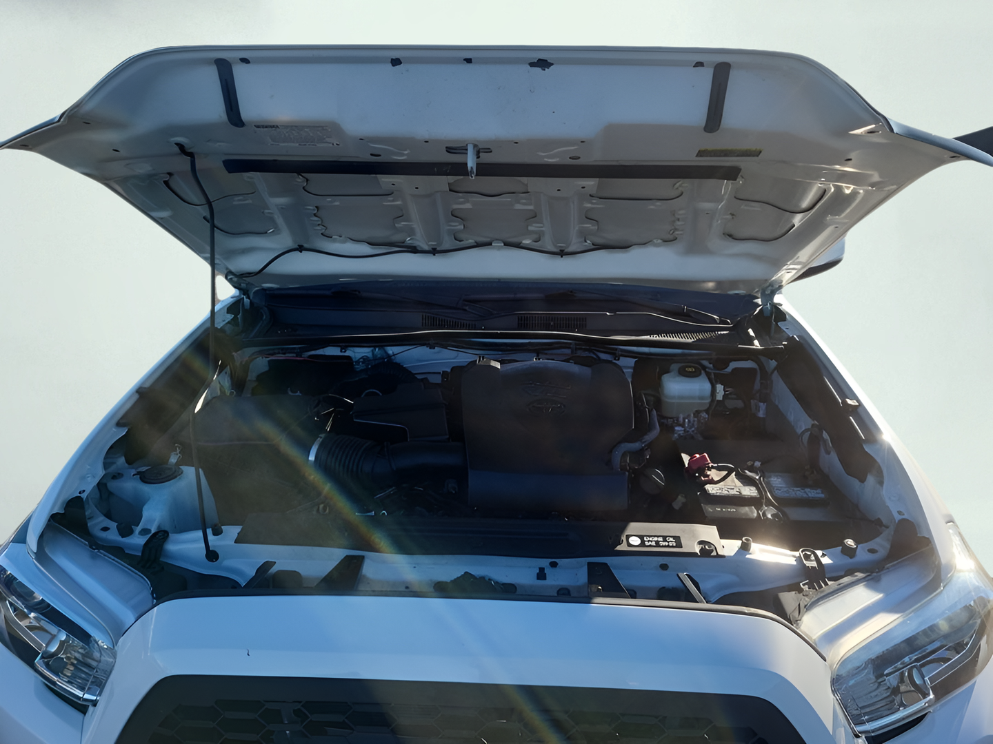 Used 2018 White Toyota TRD Off-Road image 22