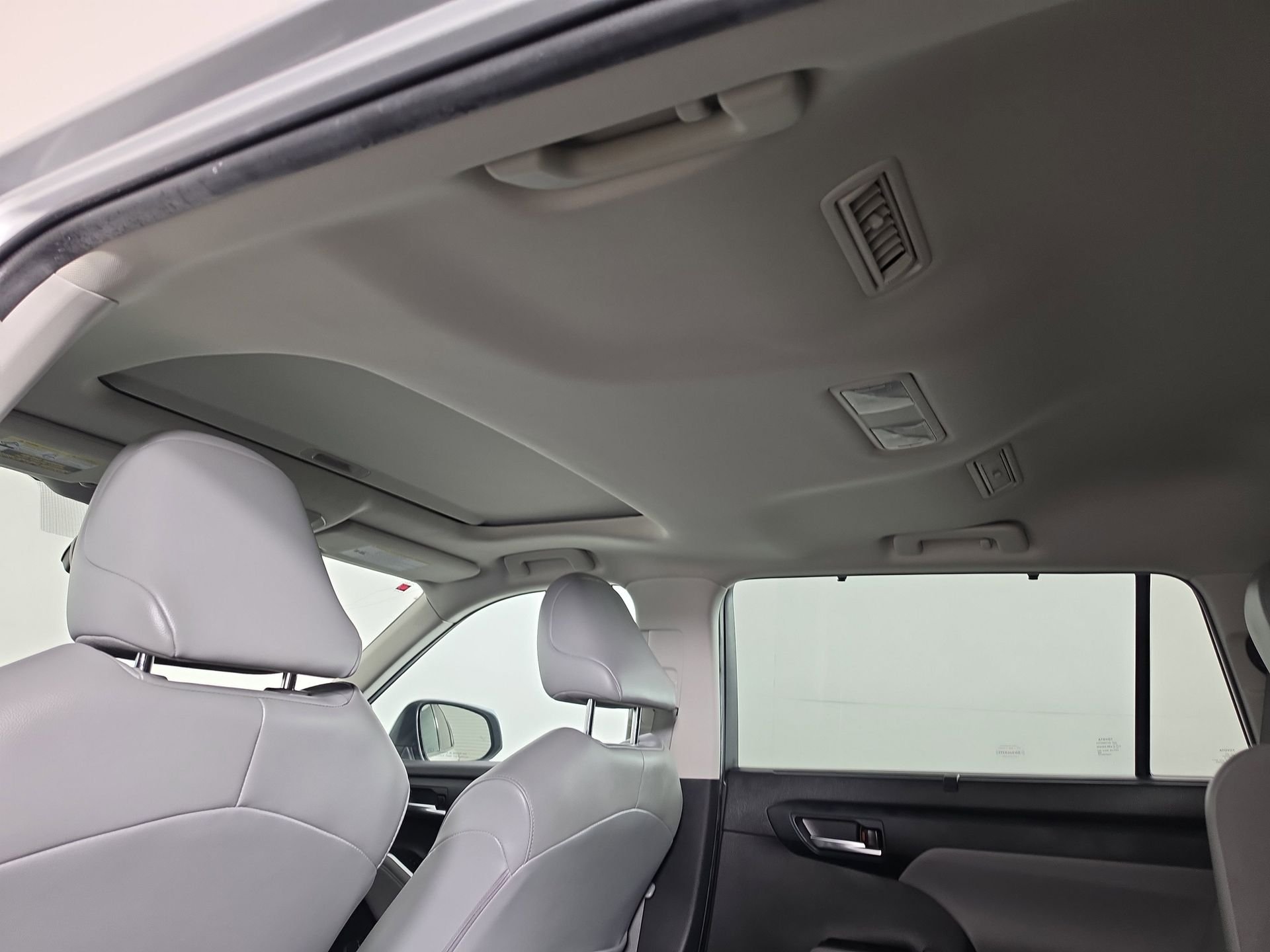 Used 2022 Silver Toyota XLE image 41
