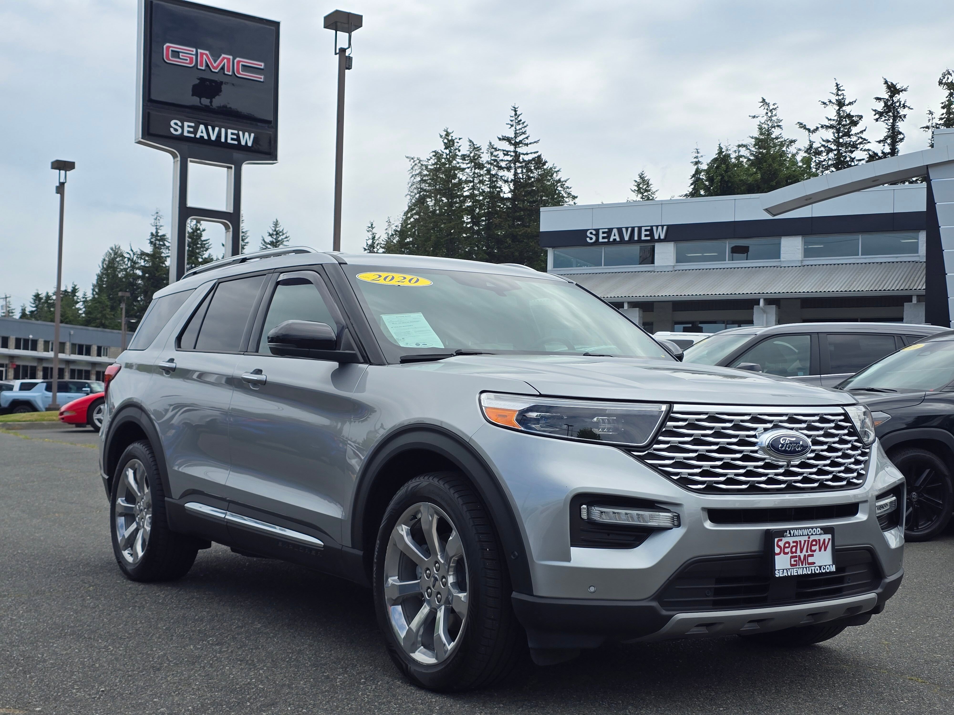 2020 Ford Explorer Platinum 4WD's photo