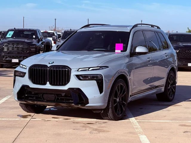 Used 2024 Gray BMW xDrive40i image 11