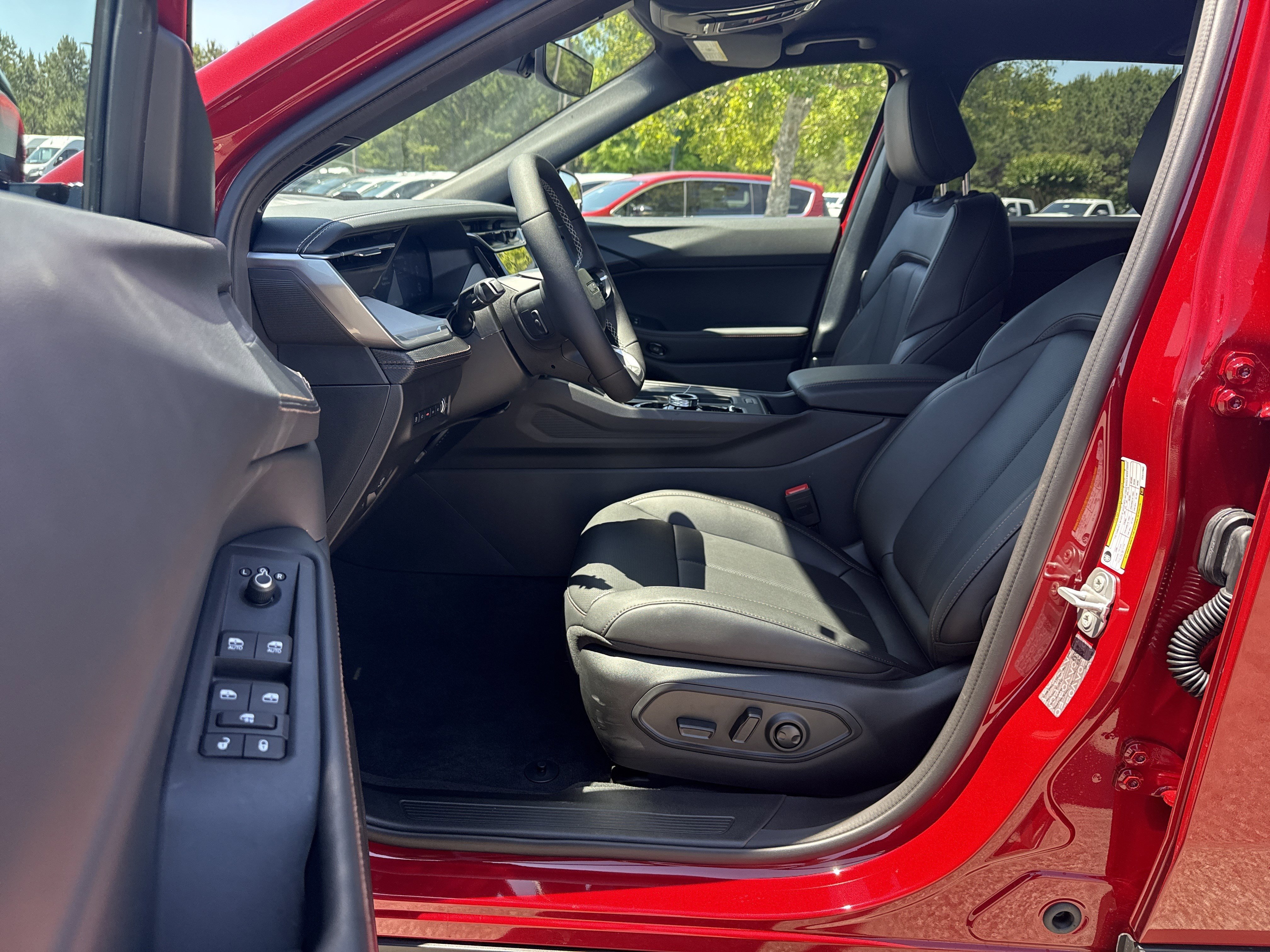 New 2026 Red Hot Pearl-Coat Exterior Paint Jeep Limited image 10