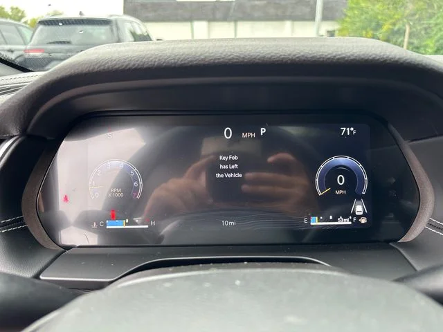 New 2027 White/off-white Jeep Laredo X image 20