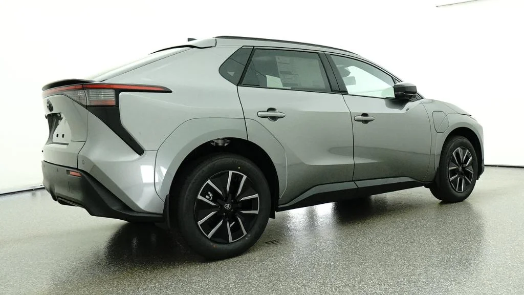 New 2026 Heavy Metal Toyota XLE image 13