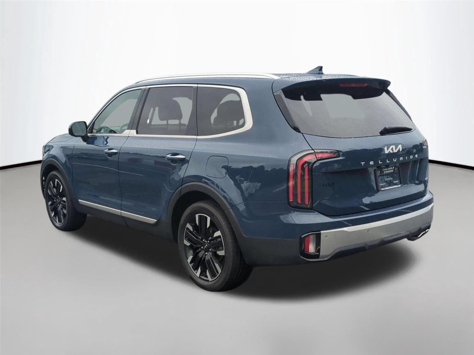Used 2024 Midnight Lake Blue Kia SX image 3
