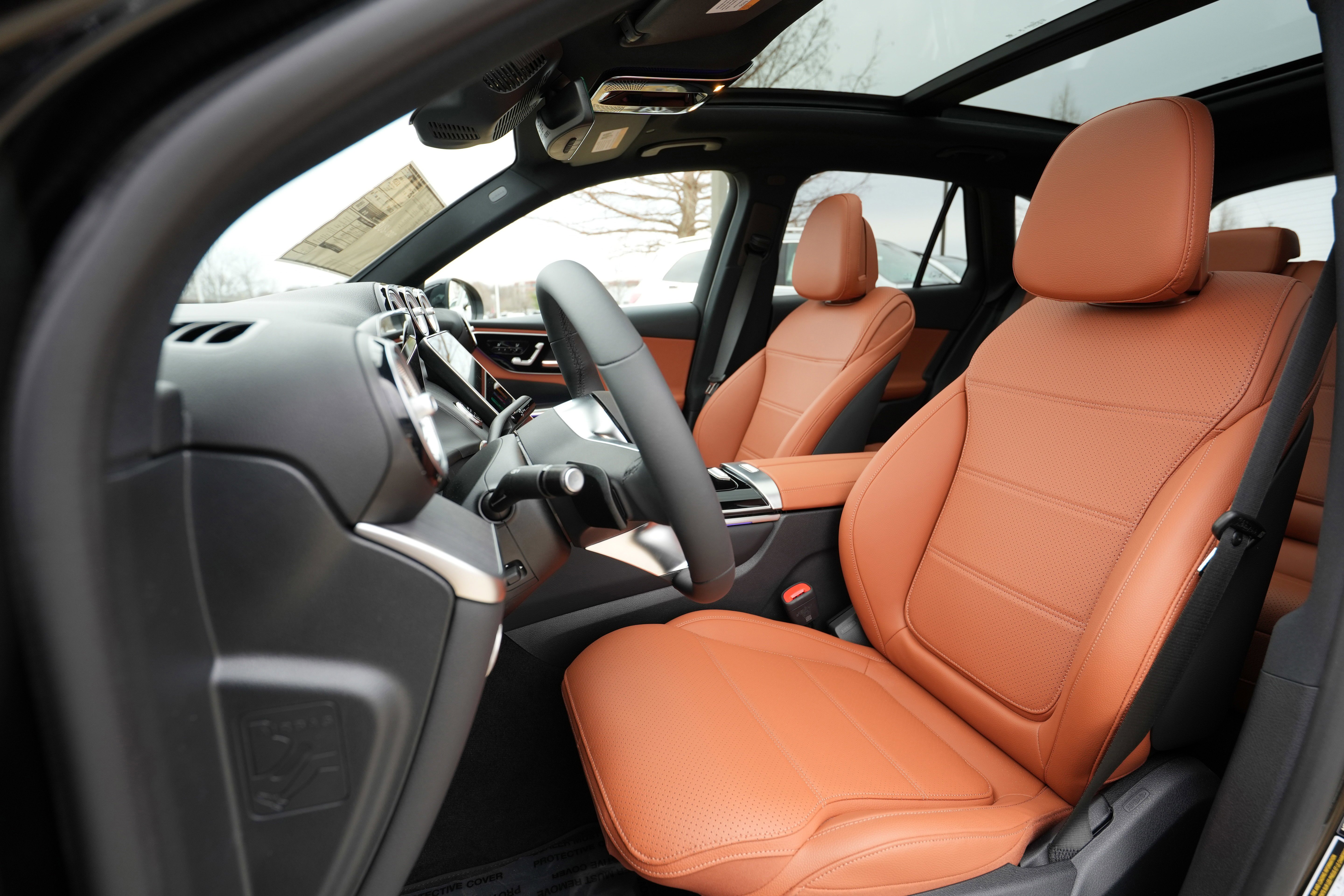 Used 2026 Black Mercedes-Benz GLC 300 image 34