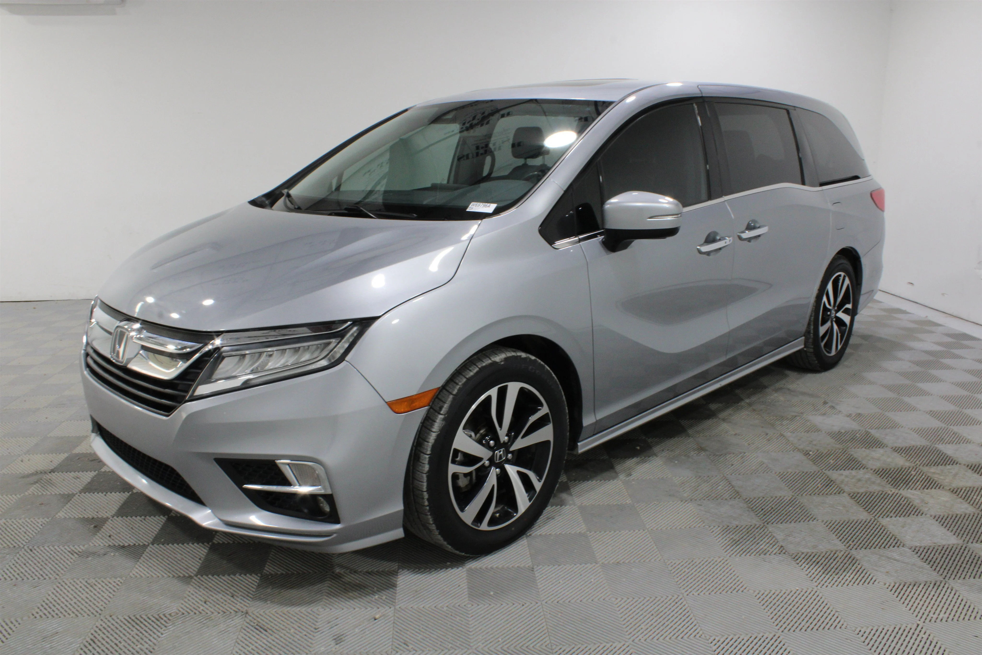 Used 2018 Silver Honda Elite image 33