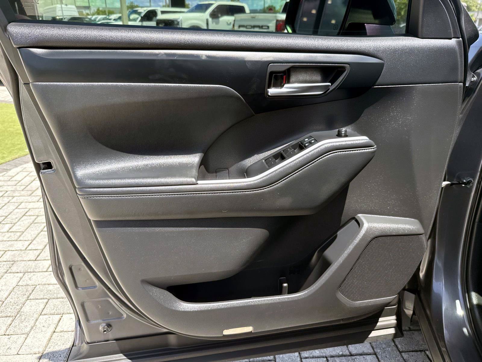 Used 2022 Magnetic Gray Metallic Toyota XLE image 18
