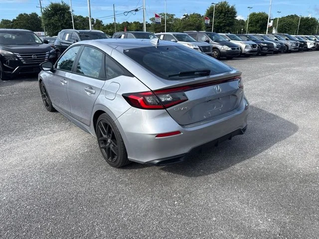 Used 2025  Honda Sport image 7