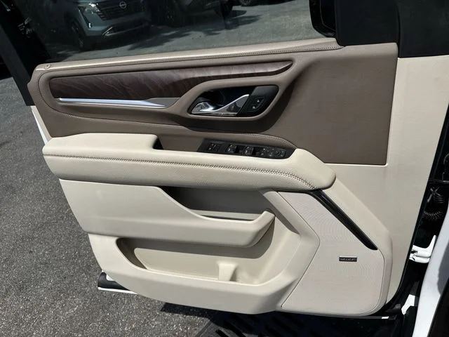 Used 2021 White GMC Denali image 27