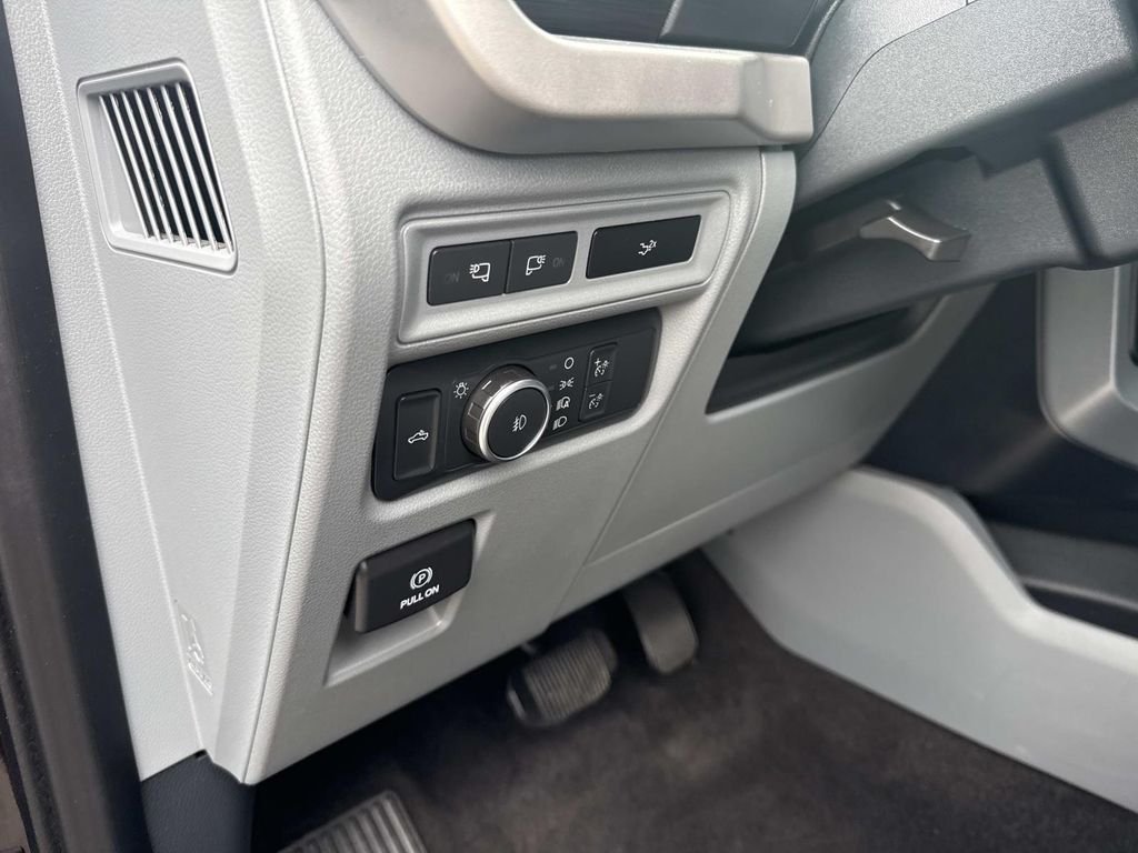 Used 2022 Black Ford XLT image 20