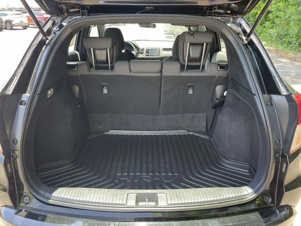 Used 2019  Honda Sport image 8