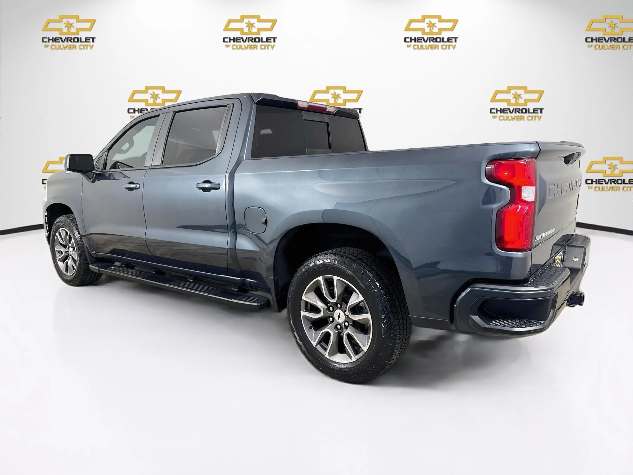 Used 2021 SHADOW GRAY METALLIC Chevrolet RST image 6