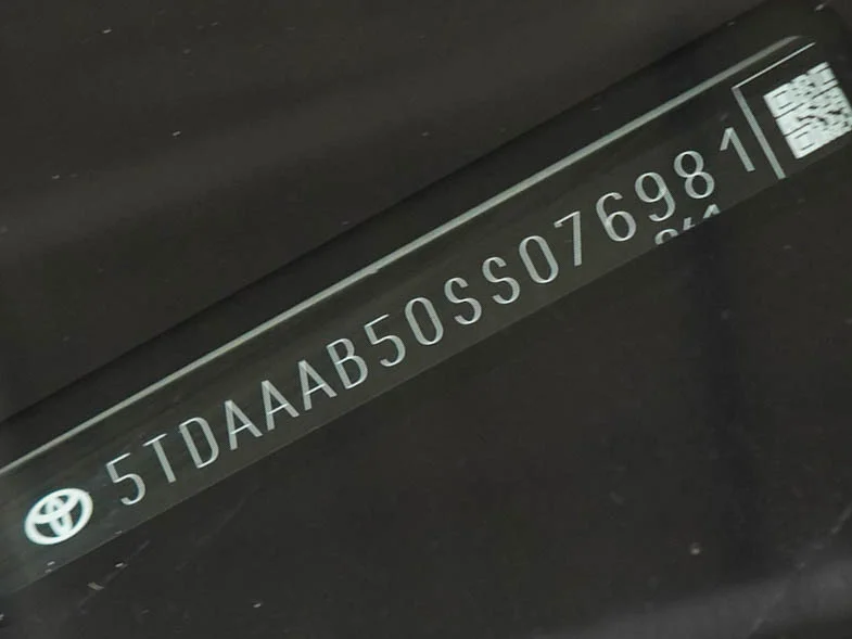 Used 2025  Toyota XLE image 31
