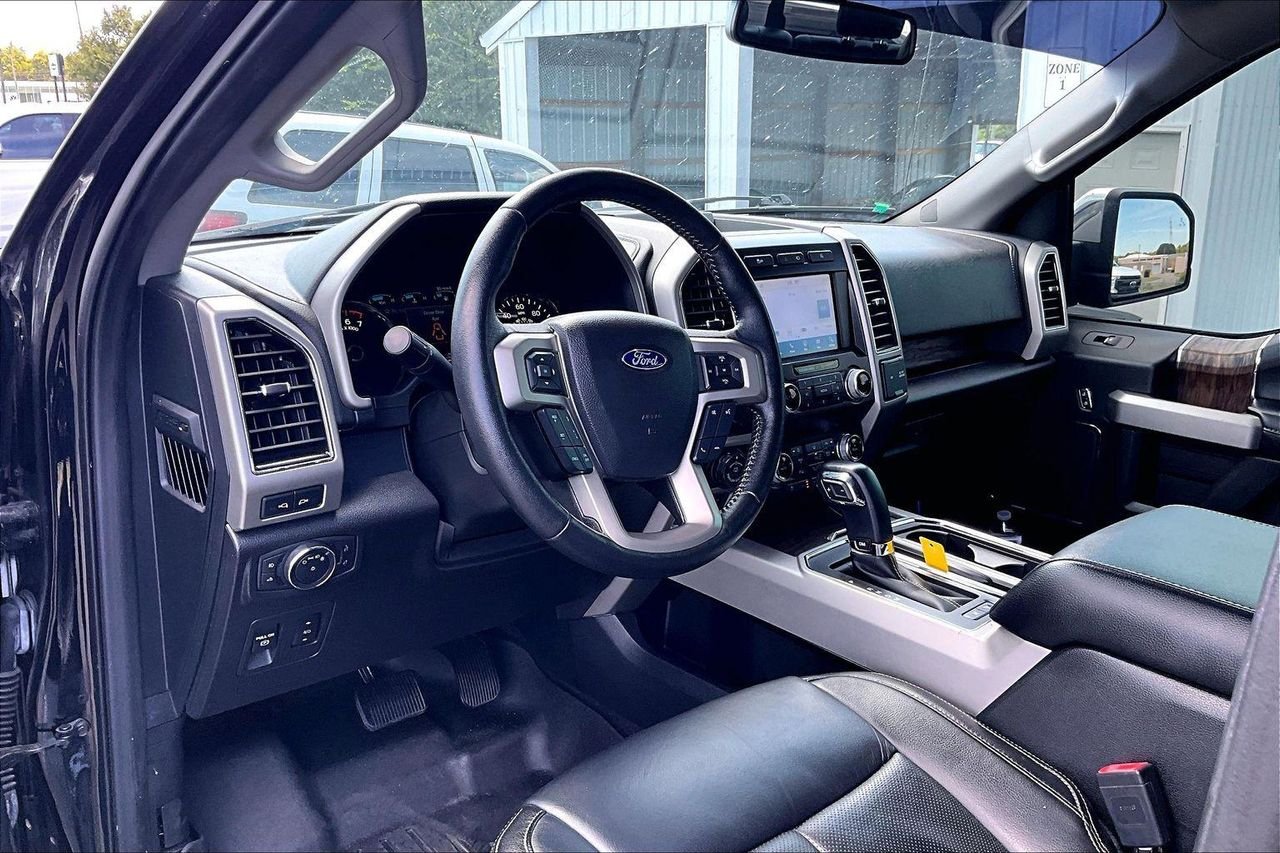 Used 2020 Agate Black Metallic Ford LARIAT image 5