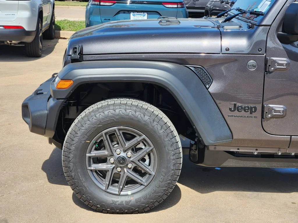 New 2026 granite crystal metallic clearcoat Jeep Sport RHD image 6