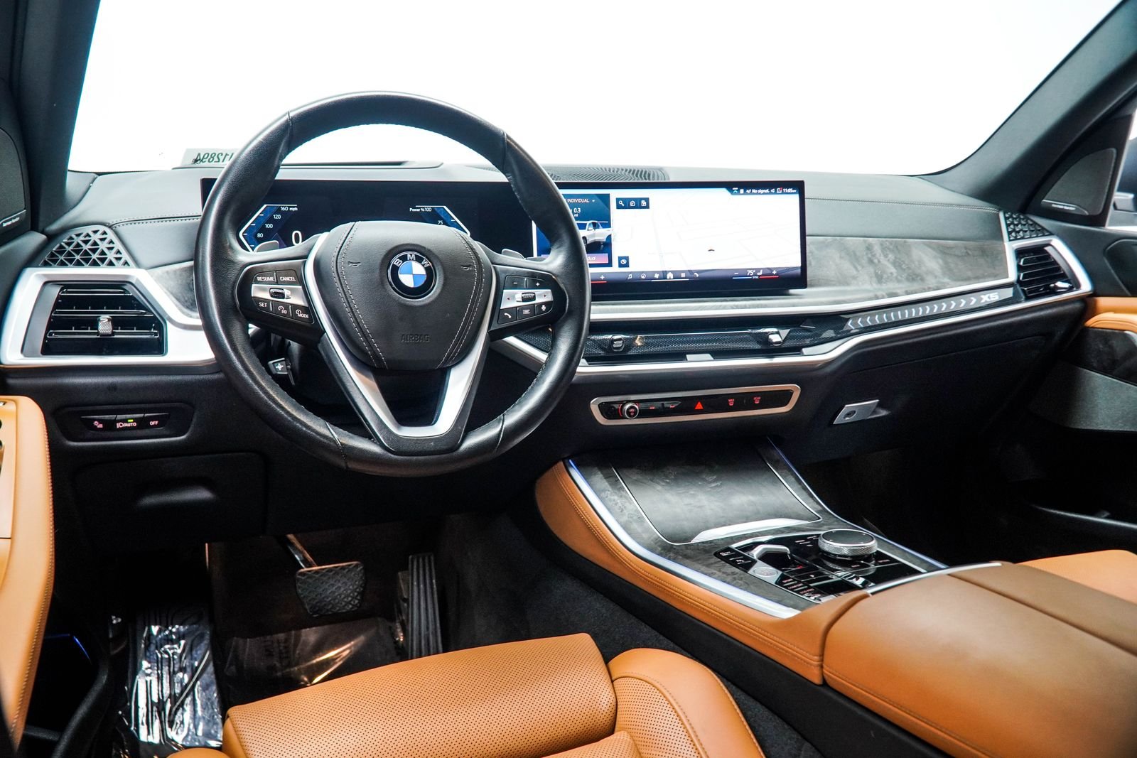 Used 2024 White BMW xDrive40i image 17